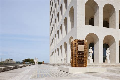 colosseo quadrato fendi roma|Mostra Arnaldo Pomodoro a Roma .